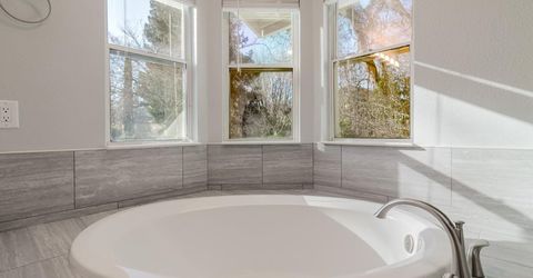 4 Marina Blue Ct, Sacramento, CA 95831 Photo