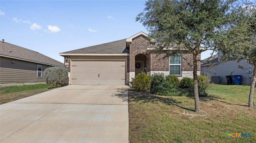 326 Northshore Trail, New Braunfels, TX 78130 Main Photo