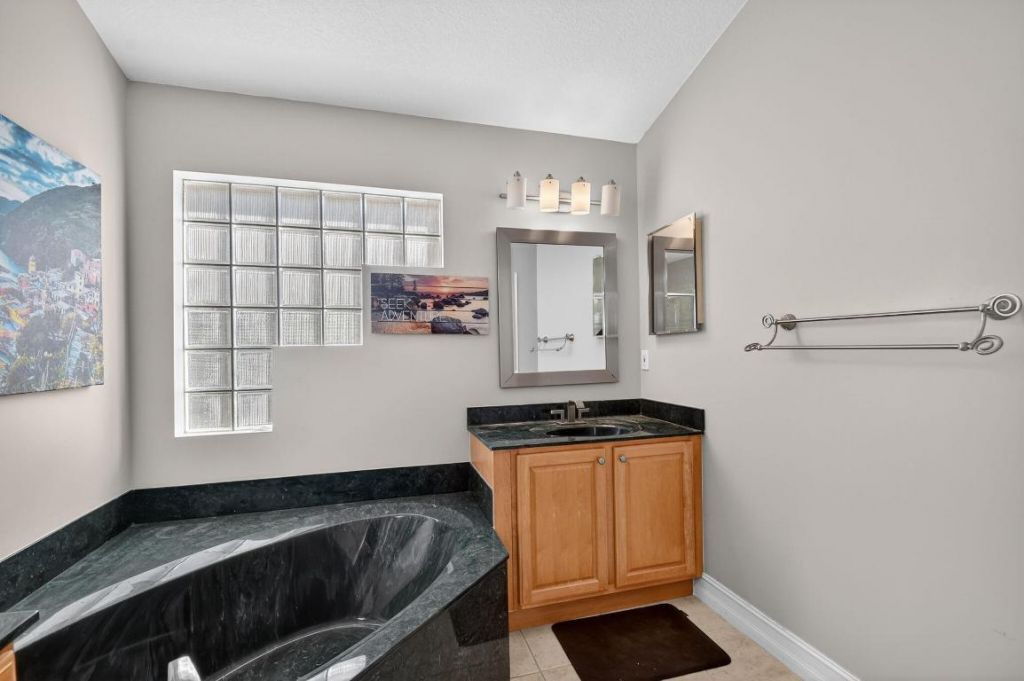2725 Pointe Circle, Greenacres, FL 33413 Photo