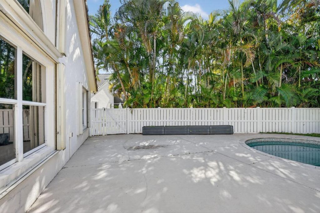 2725 Pointe Circle, Greenacres, FL 33413 Photo