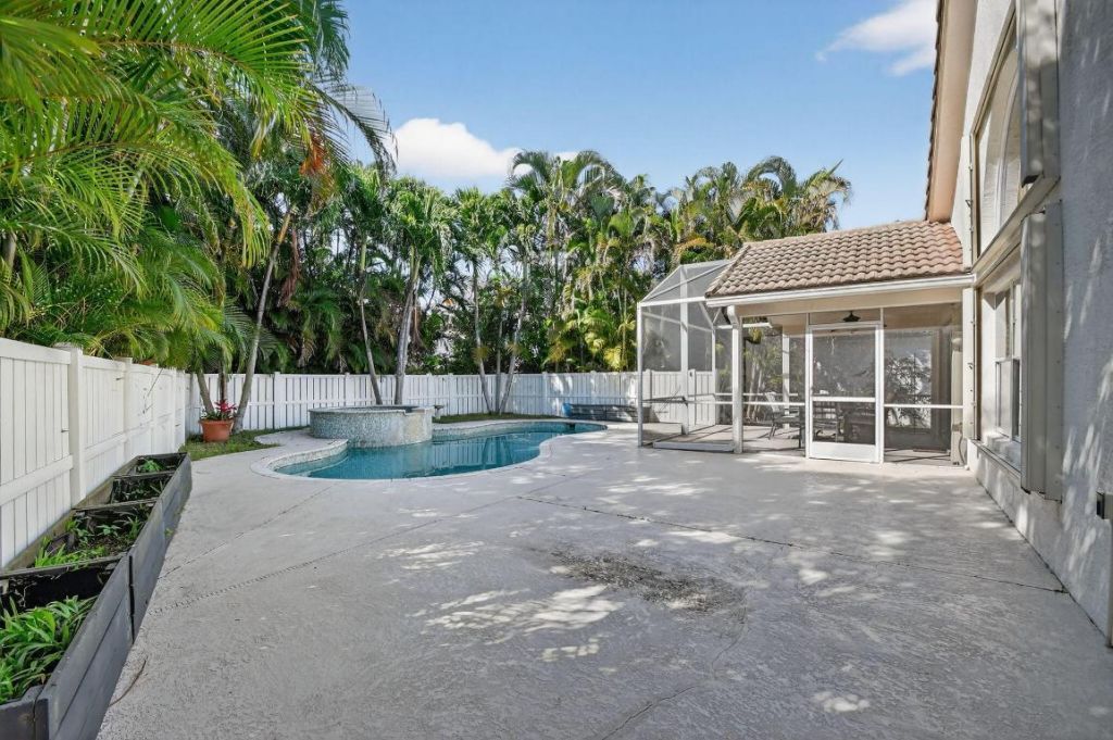 2725 Pointe Circle, Greenacres, FL 33413 Photo