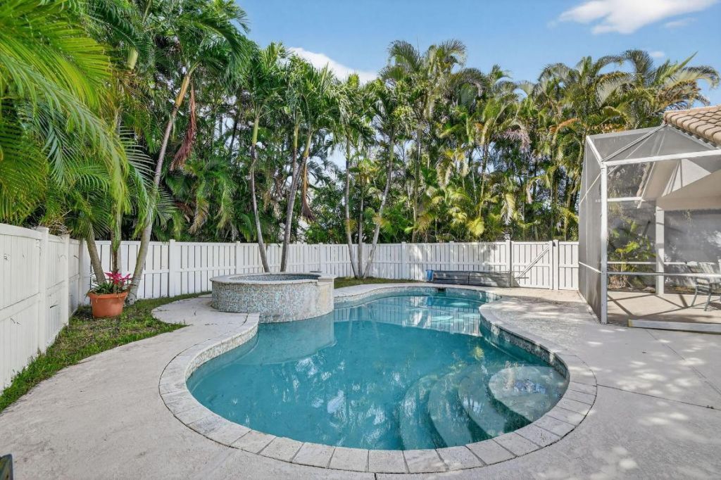 2725 Pointe Circle, Greenacres, FL 33413 Photo