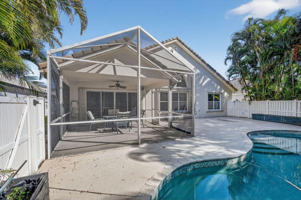 2725 Pointe Circle, Greenacres, FL 33413 Photo