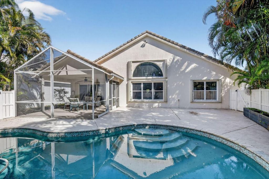 2725 Pointe Circle, Greenacres, FL 33413 Photo