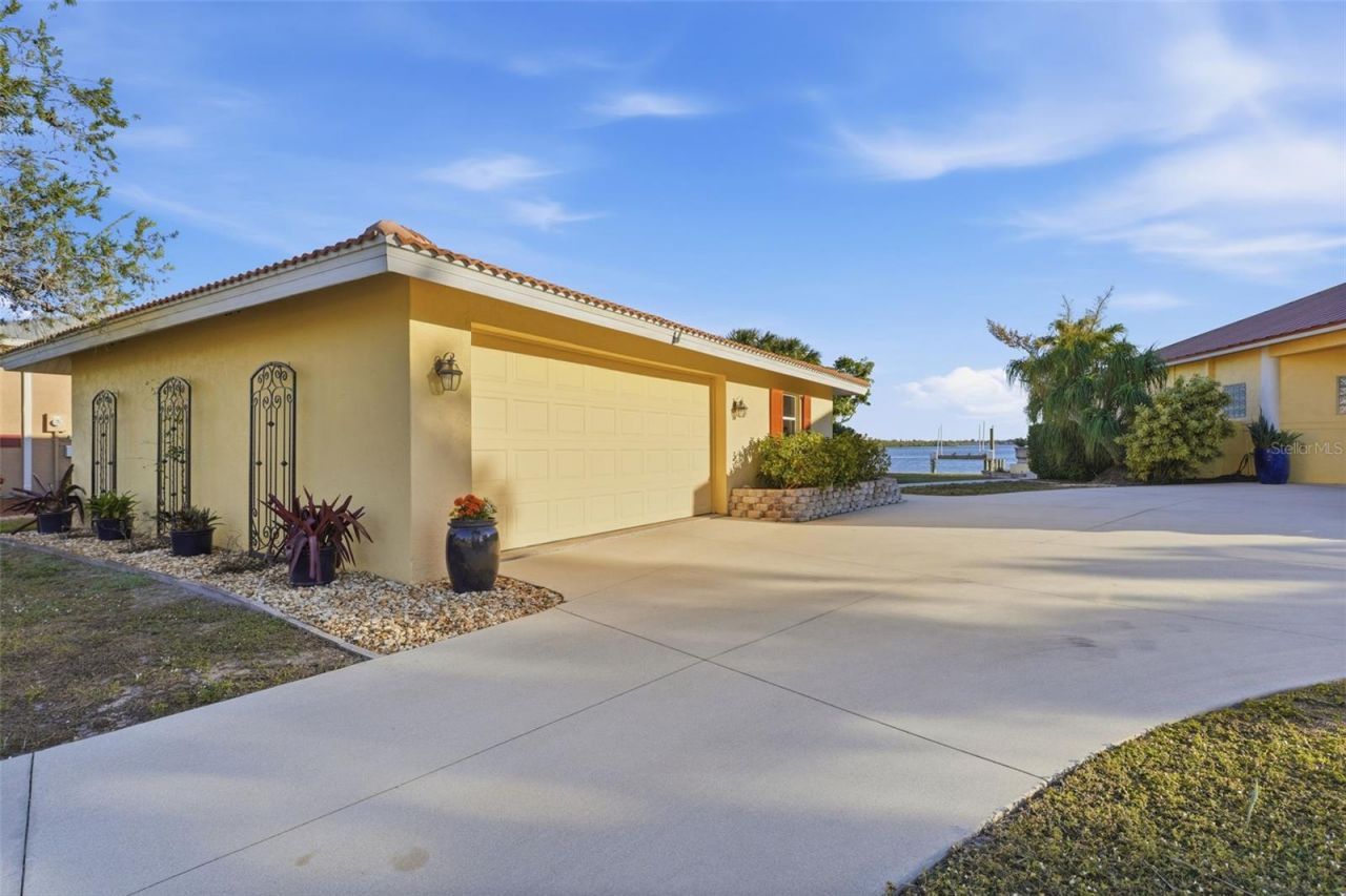 3260 Peace River Drive, Punta Gorda, FL 33983 Photo