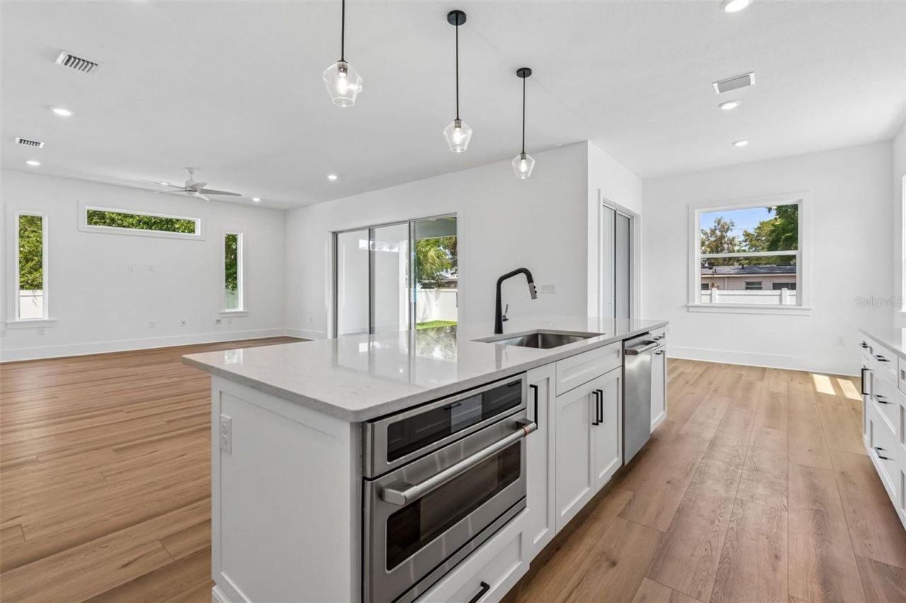 2923 W Elrod Avenue, Tampa, FL 33611 Photo