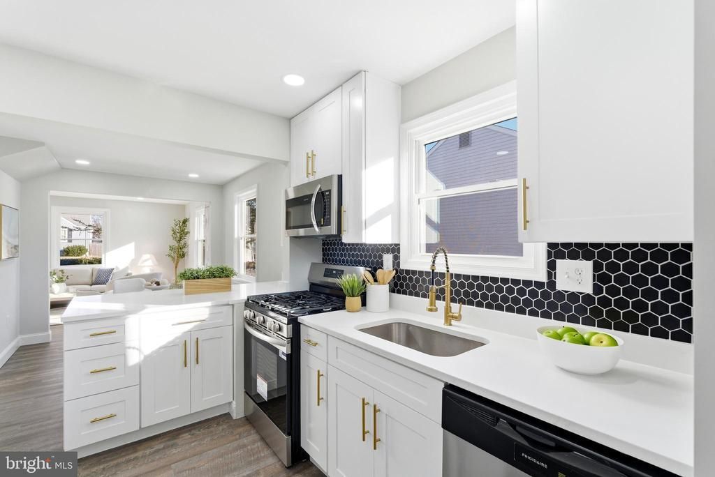 6735 Gouthier Road, Falls Church, VA 22042 Main Photo