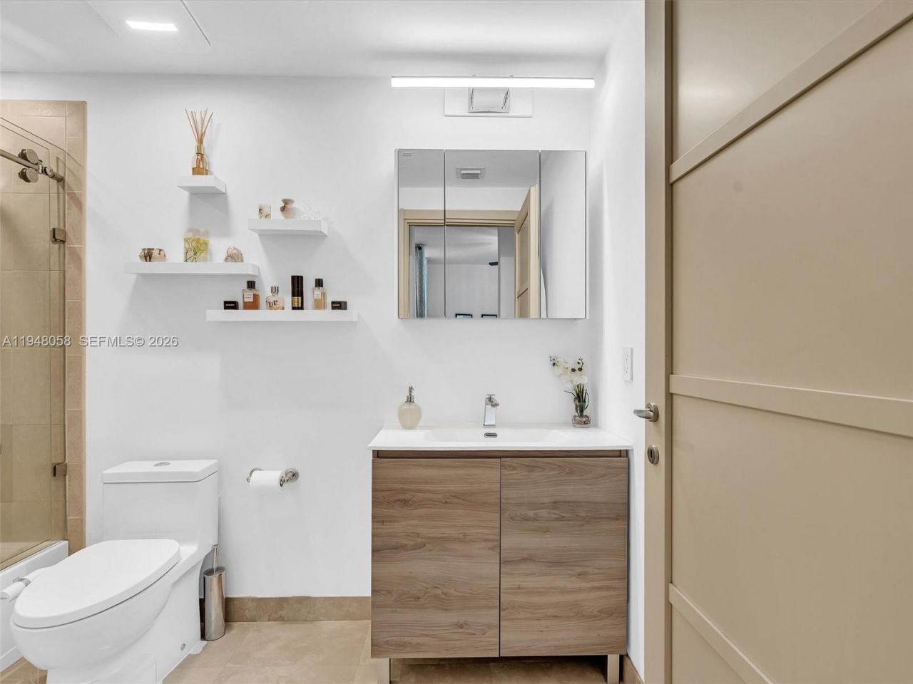 3340 NE 190th St, Unit 704, Aventura, FL 33180 Photo