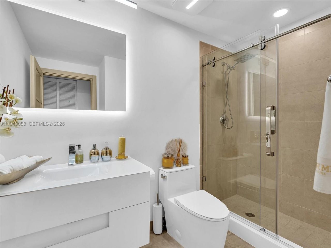 3340 NE 190th St, Unit 704, Aventura, FL 33180 Photo