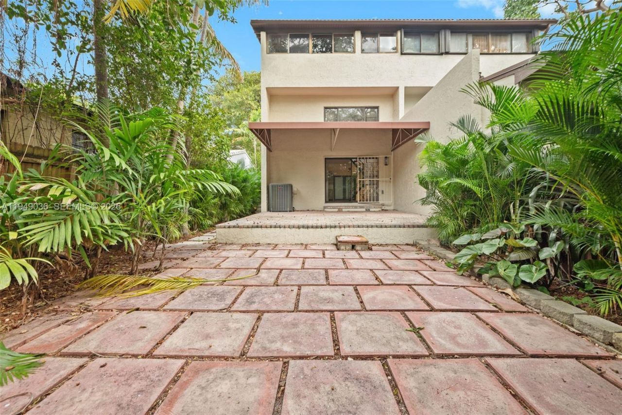 3076 Mcdonald St, Unit B, Miami, FL 33133 Photo