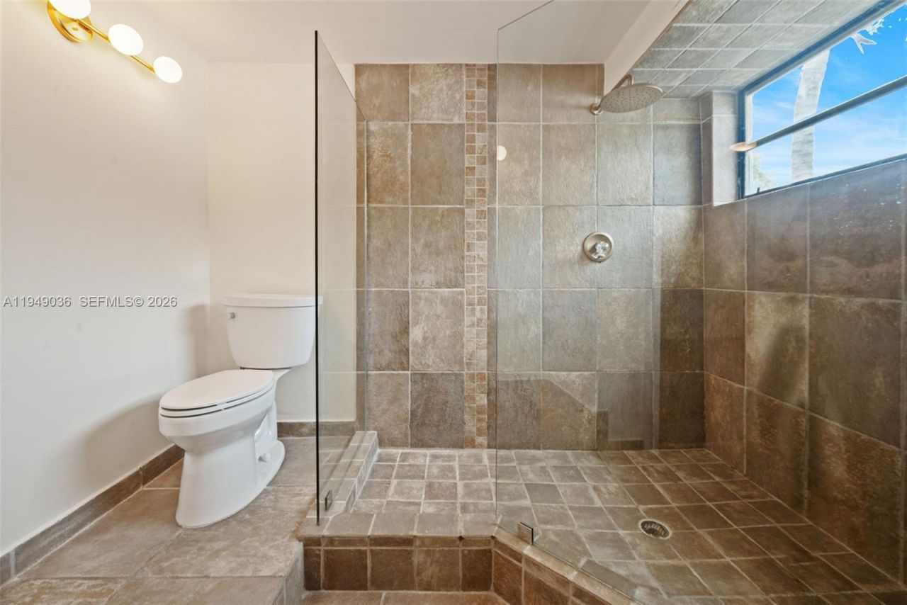 3076 Mcdonald St, Unit B, Miami, FL 33133 Photo