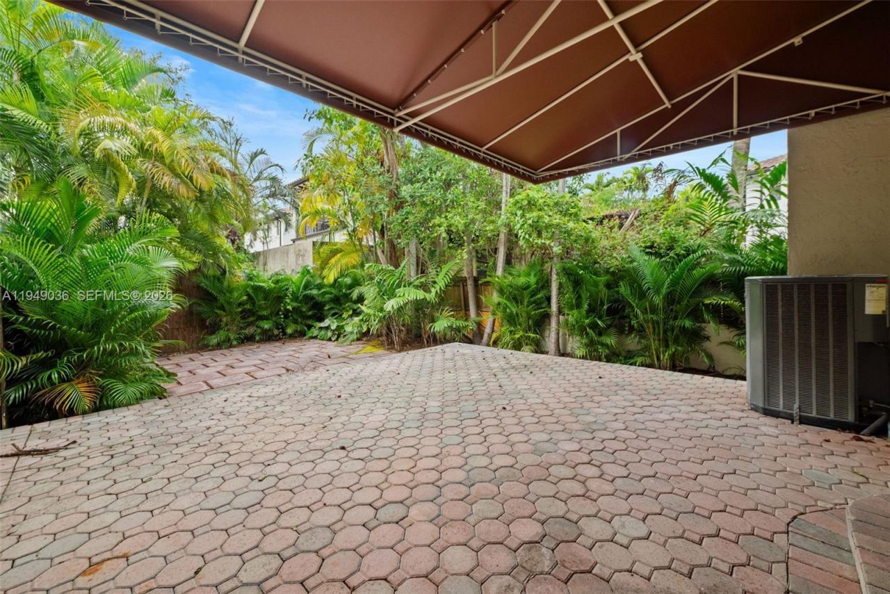 3076 Mcdonald St, Unit B, Miami, FL 33133 Photo