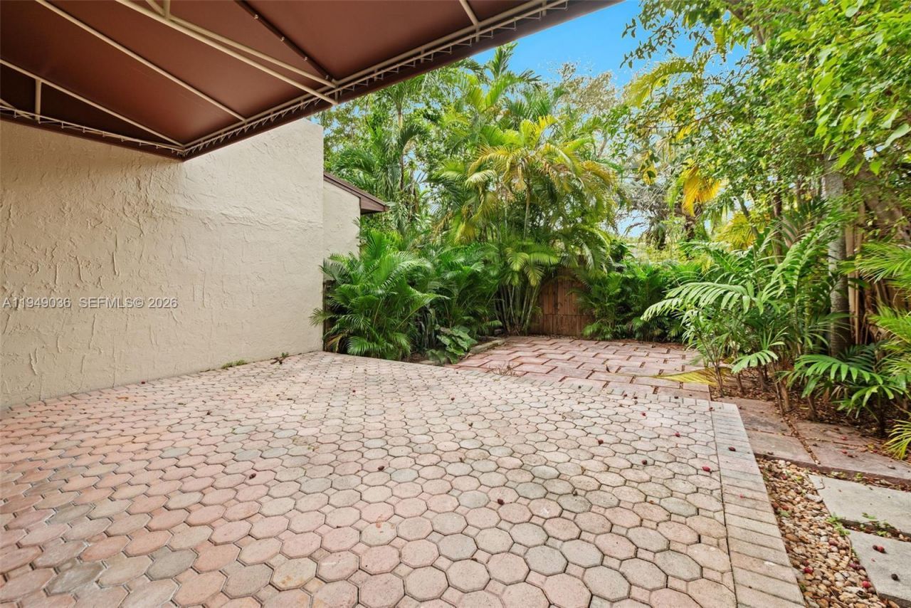 3076 Mcdonald St, Unit B, Miami, FL 33133 Photo