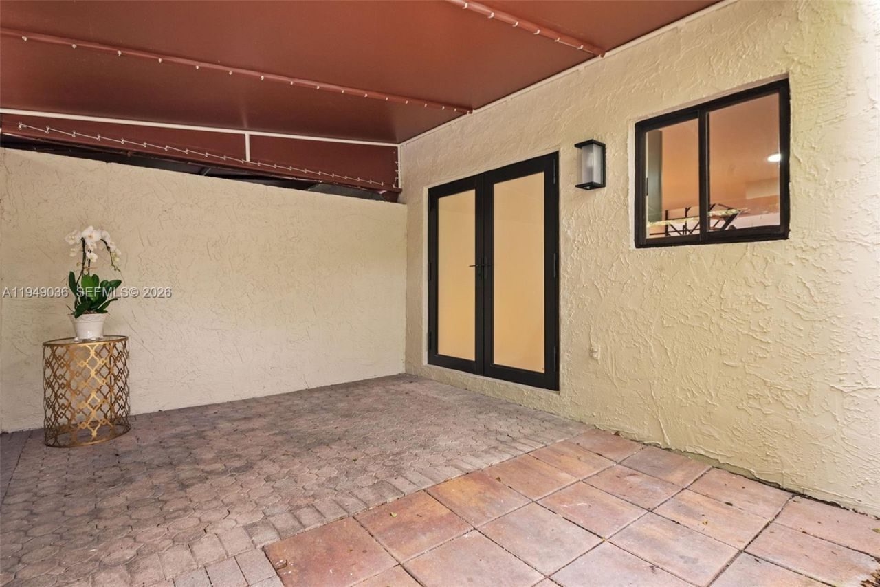 3076 Mcdonald St, Unit B, Miami, FL 33133 Photo