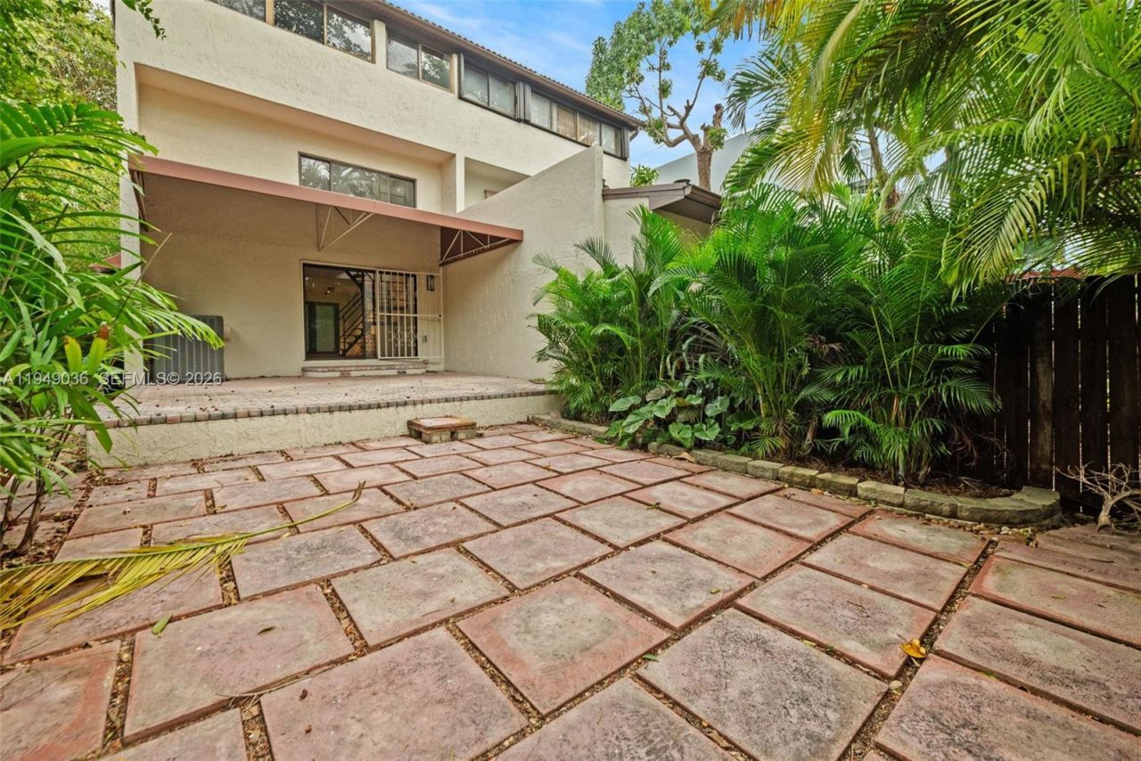 3076 Mcdonald St, Unit B, Miami, FL 33133 Photo