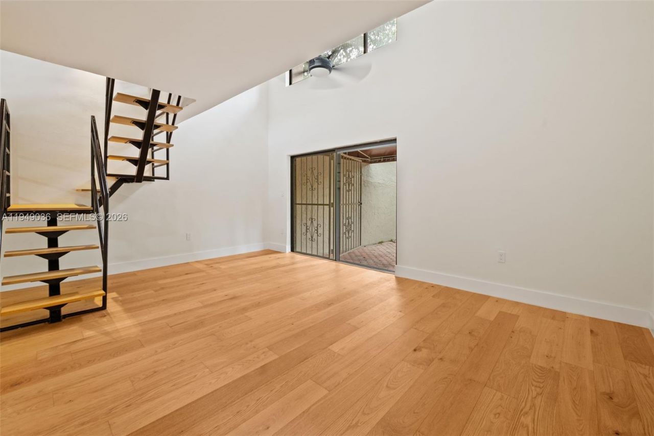 3076 Mcdonald St, Unit B, Miami, FL 33133 Photo