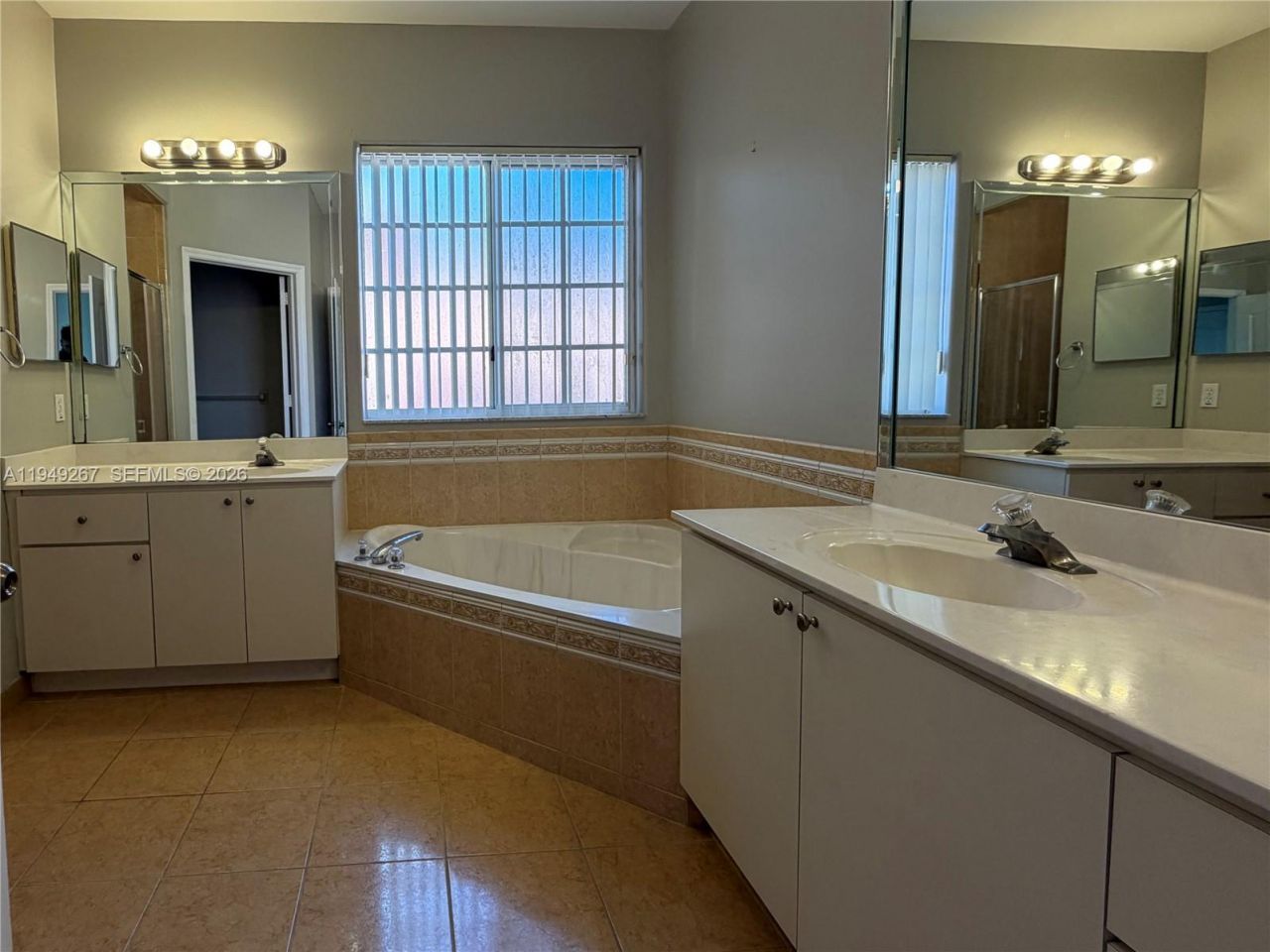 15364 SW 32nd Ter, Miami, FL 33185 Photo