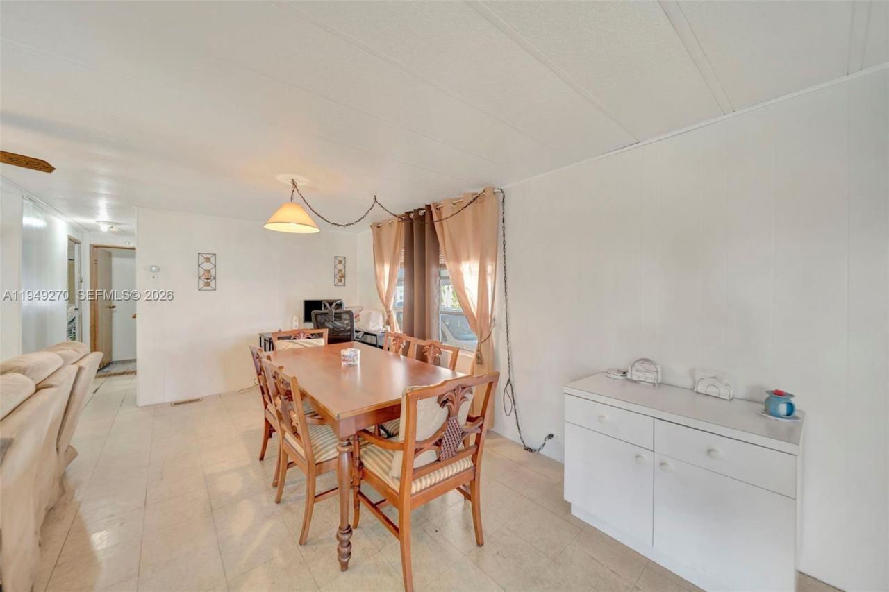 5208 SW 34th St, Davie, FL 33314 Photo