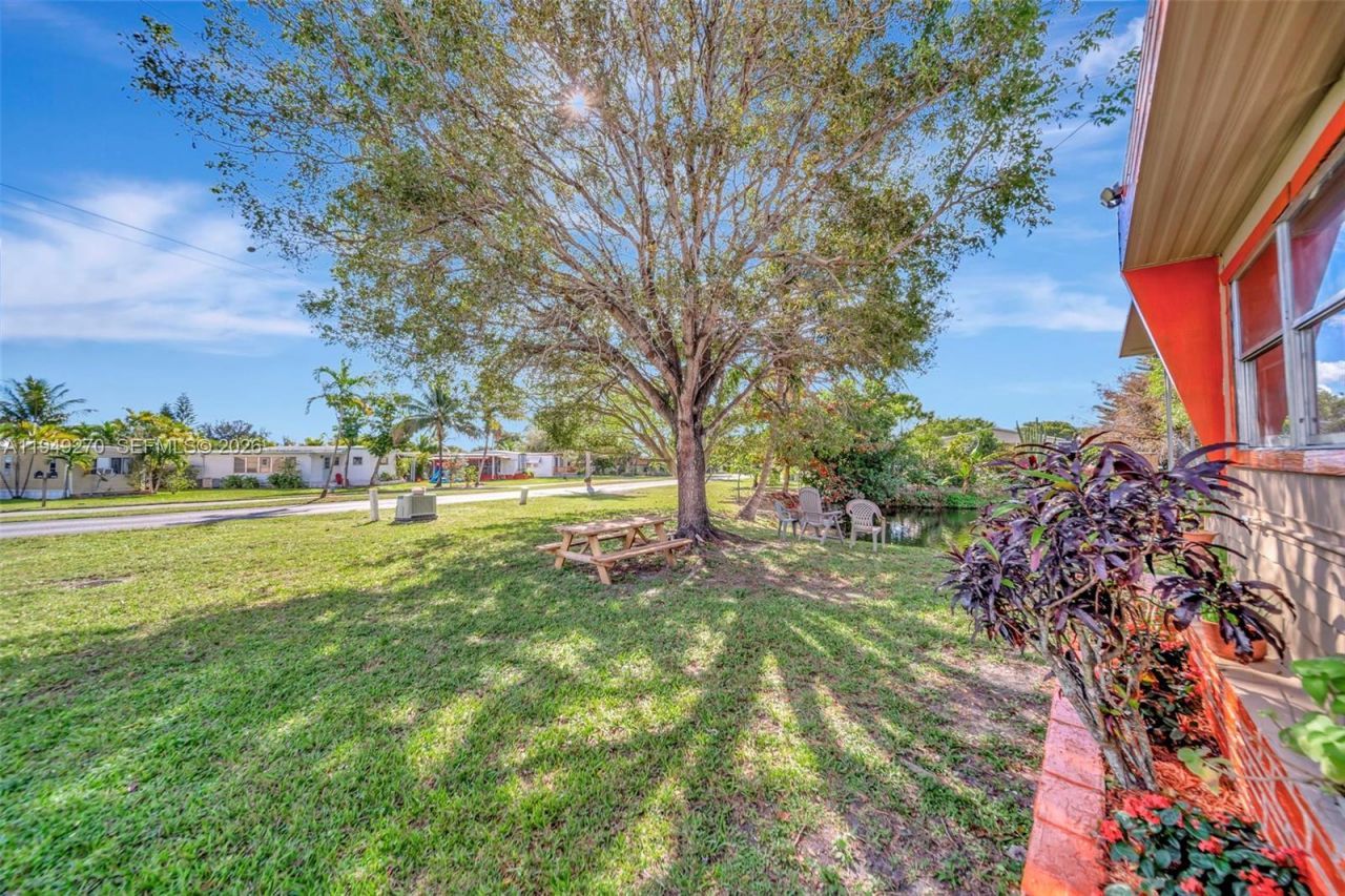 5208 SW 34th St, Davie, FL 33314 Photo
