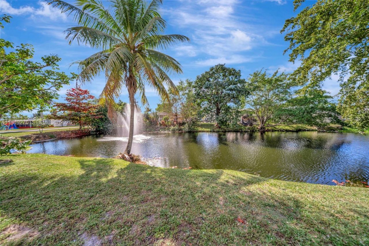 5208 SW 34th St, Davie, FL 33314 Photo