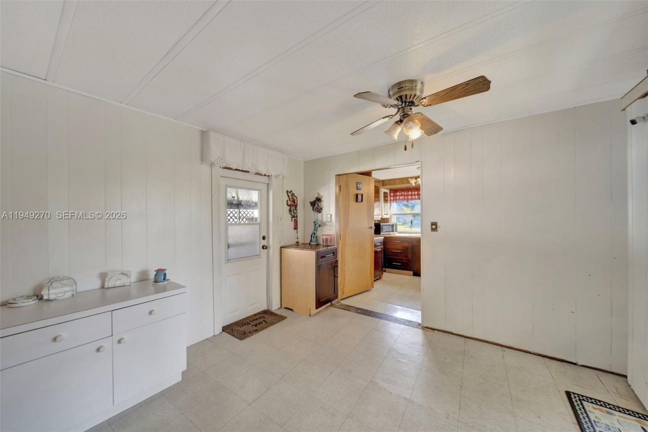 5208 SW 34th St, Davie, FL 33314 Photo