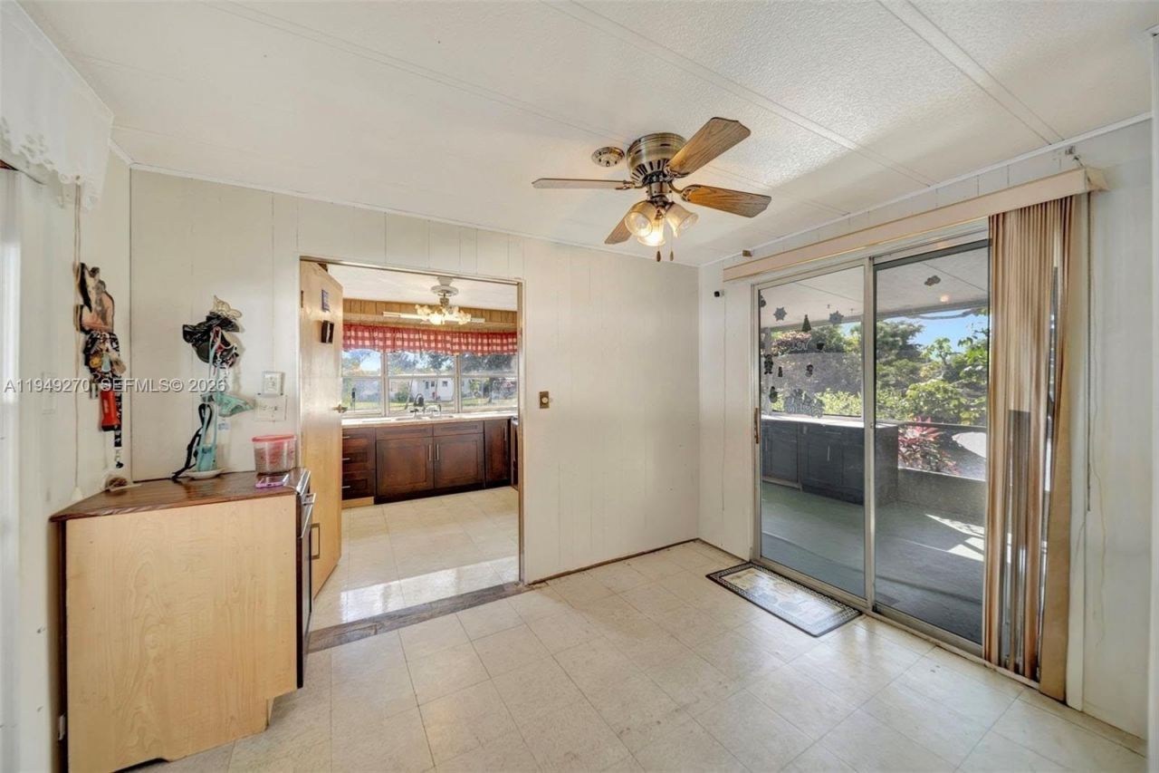 5208 SW 34th St, Davie, FL 33314 Photo