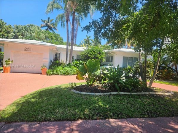 1070 N Shore Dr, Miami Beach, FL 33141