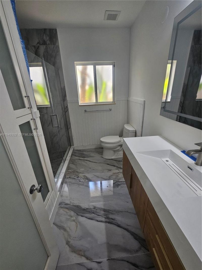 1070 N Shore Dr, Miami Beach, FL 33141 Photo