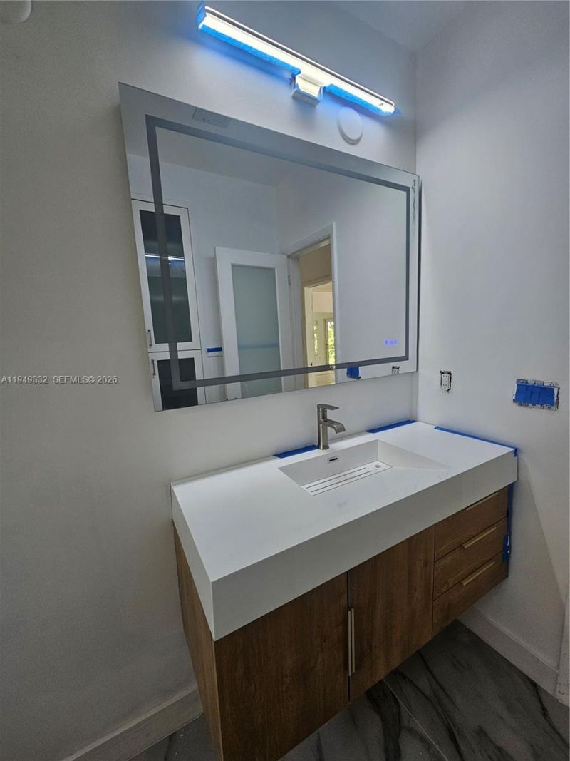 1070 N Shore Dr, Miami Beach, FL 33141 Photo