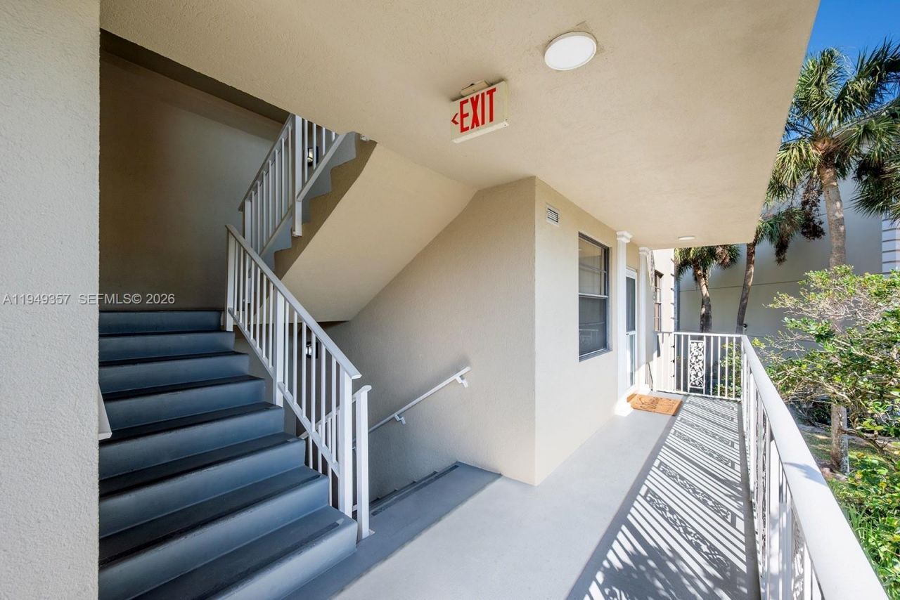 3515 Village Blvd, Unit 206, West Palm Beach, FL 33409 Photo