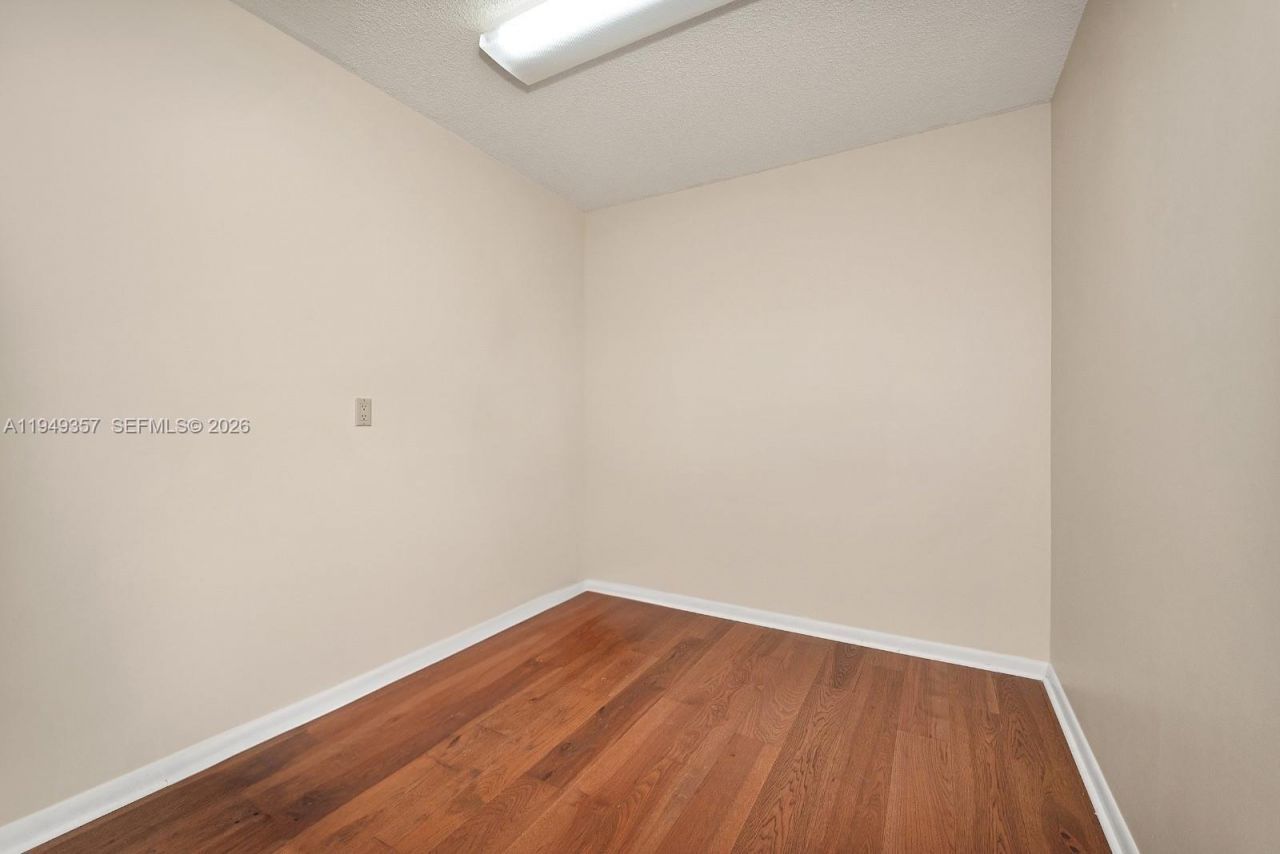3515 Village Blvd, Unit 206, West Palm Beach, FL 33409 Photo