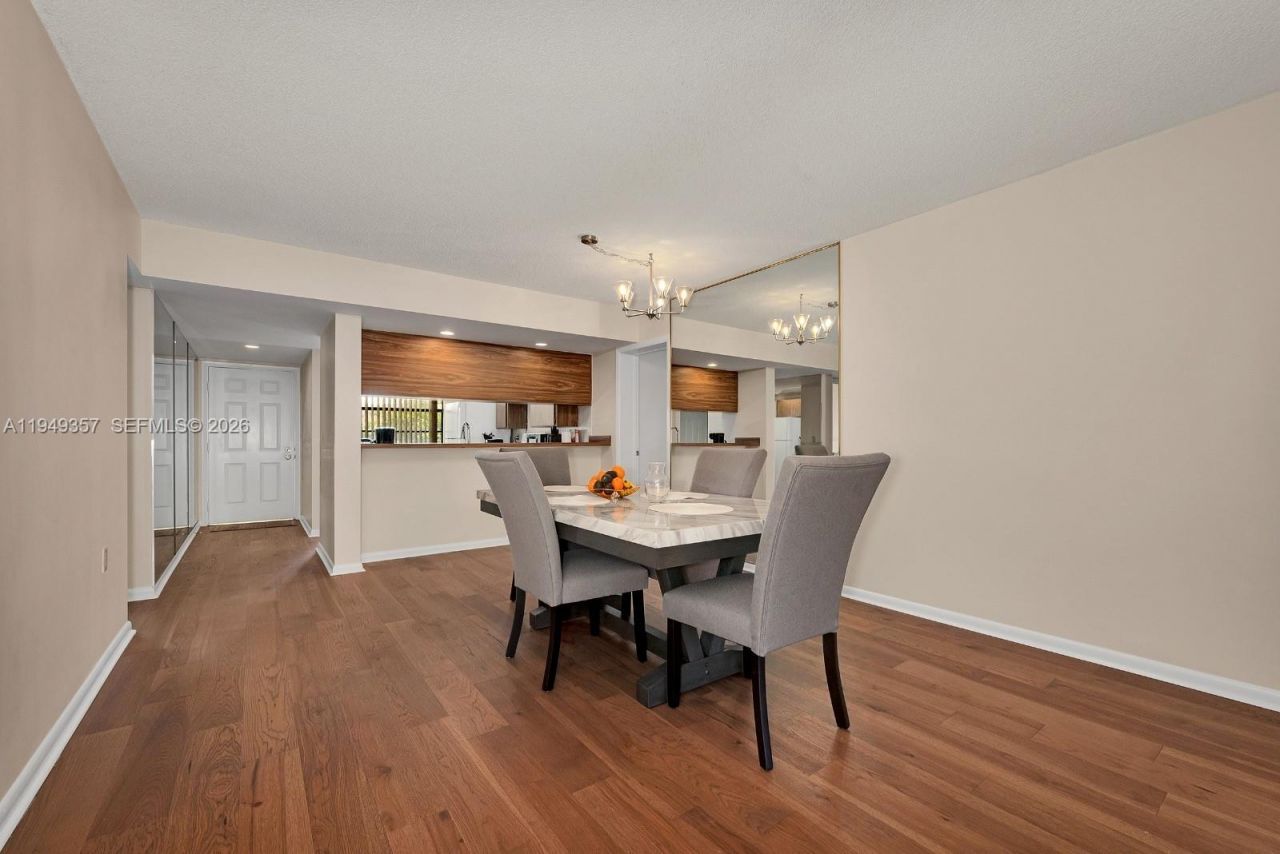 3515 Village Blvd, Unit 206, West Palm Beach, FL 33409 Photo