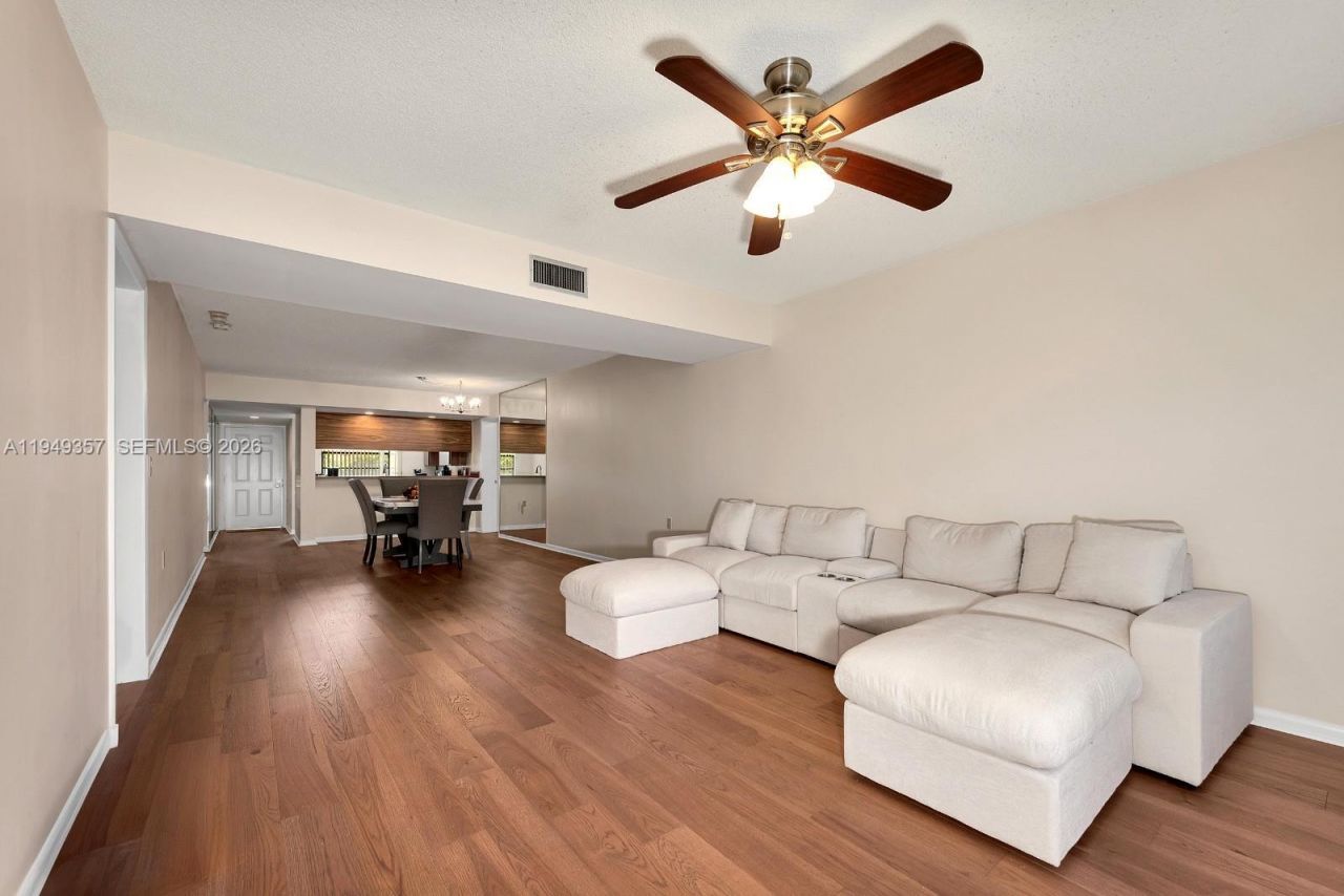 3515 Village Blvd, Unit 206, West Palm Beach, FL 33409 Photo