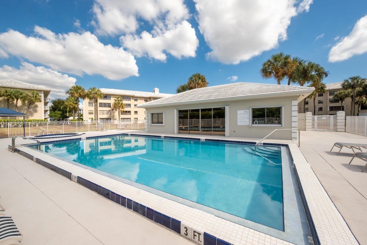 3515 Village Blvd , Unit 206, West Palm Beach, FL 33409 Photo