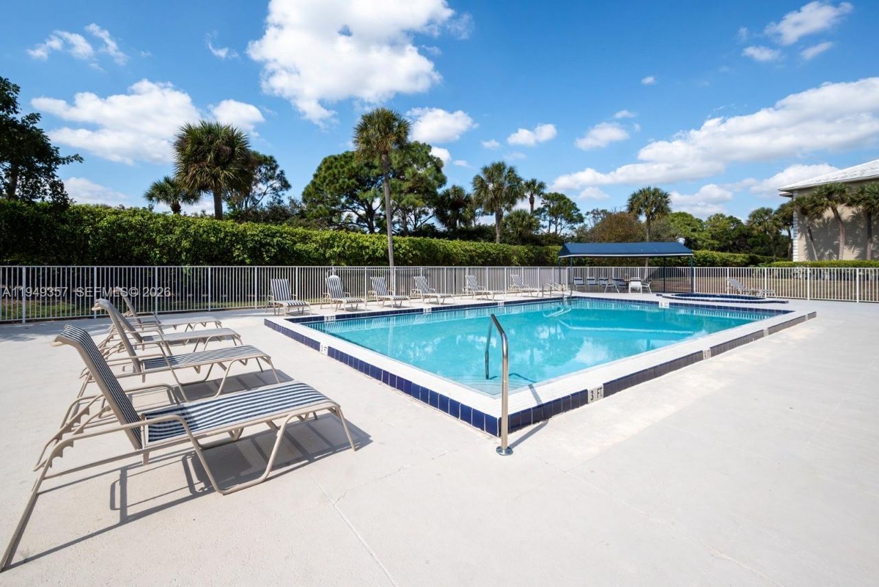 3515 Village Blvd, Unit 206, West Palm Beach, FL 33409 Photo