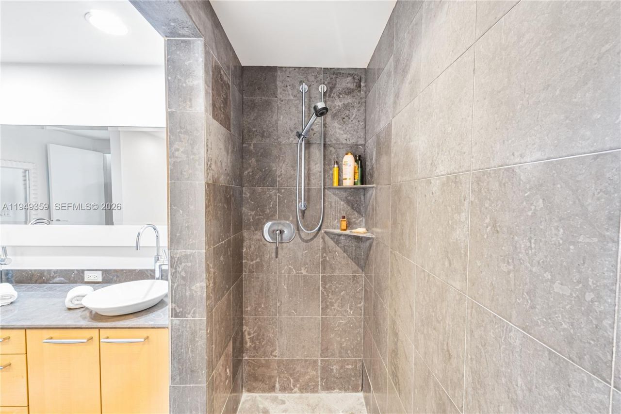 3801 Collins Ave, Unit 1105, Miami Beach, FL 33140 Photo