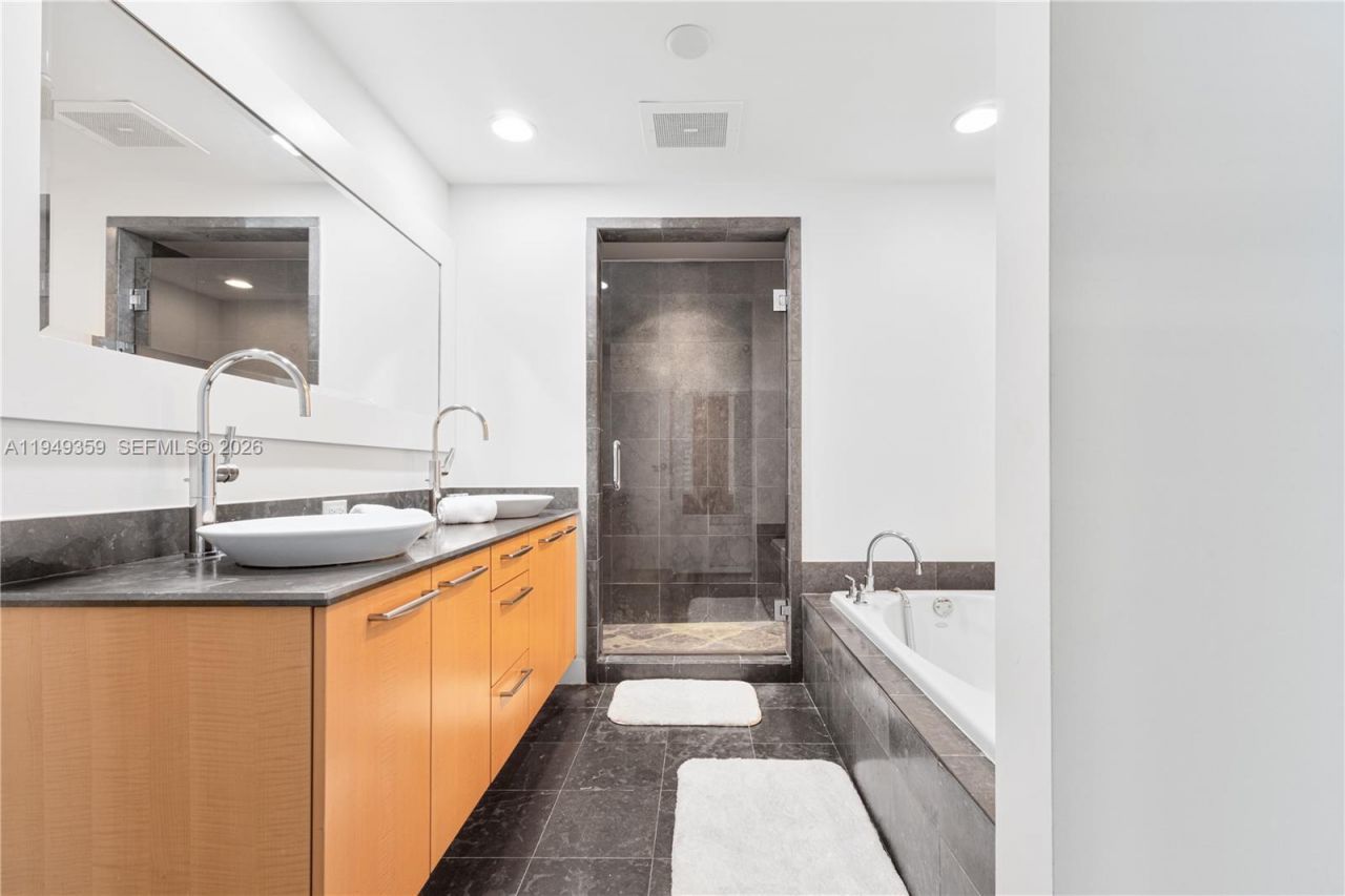 3801 Collins Ave, Unit 1105, Miami Beach, FL 33140 Photo