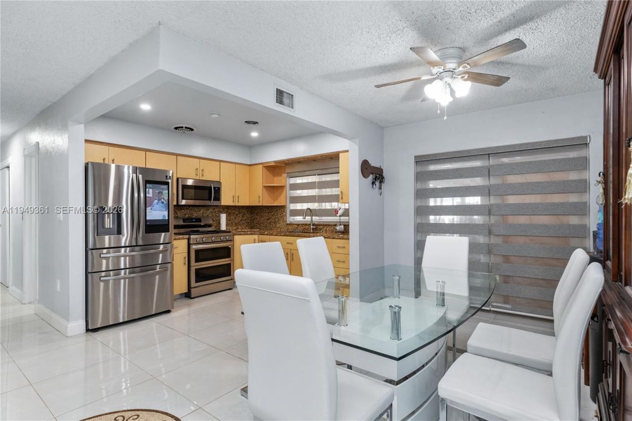 1211 NW 179th St, Miami Gardens, FL 33169 Photo