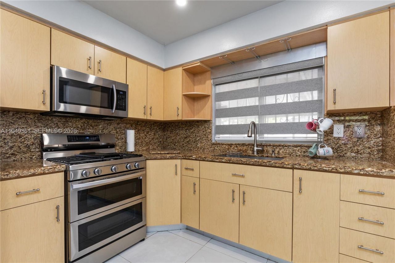 1211 NW 179th St, Miami Gardens, FL 33169 Photo