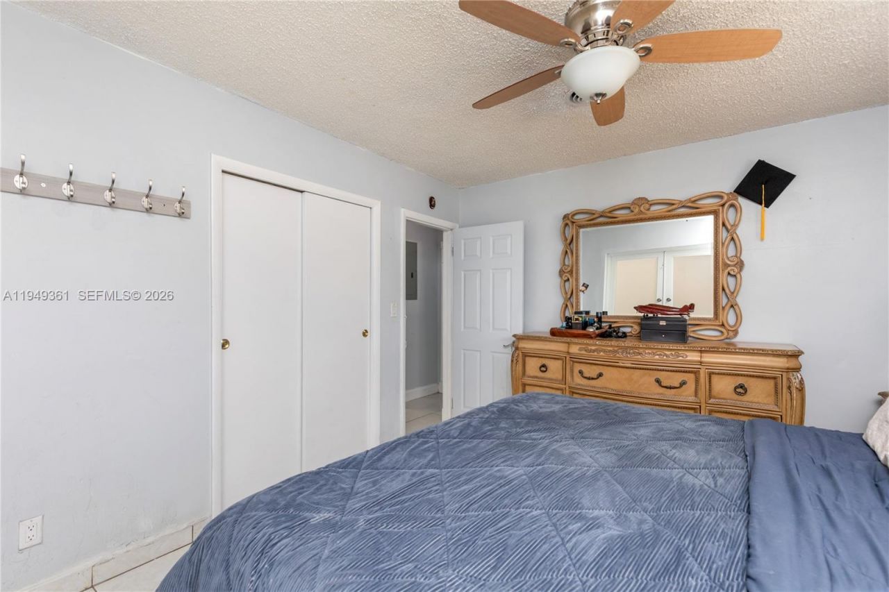 1211 NW 179th St, Miami Gardens, FL 33169 Photo