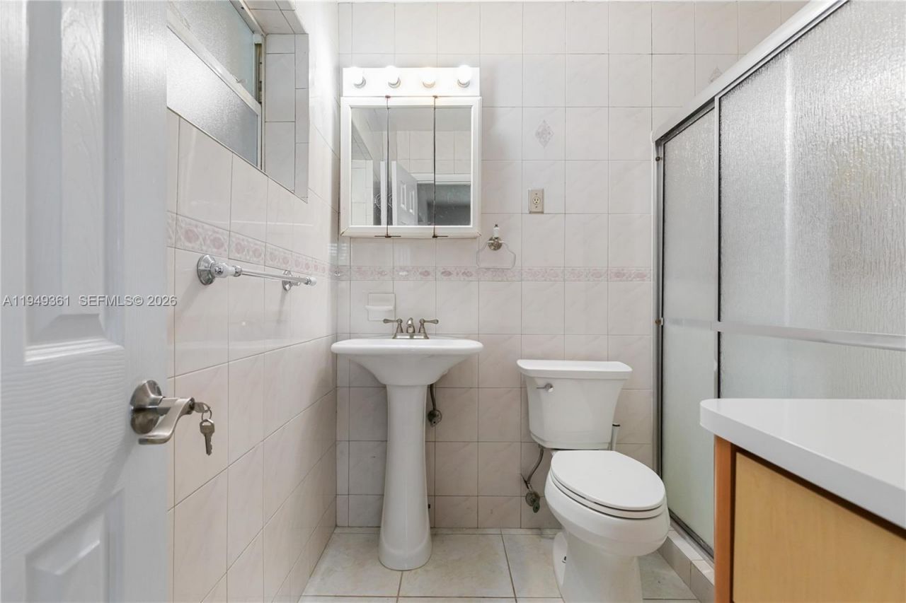 1211 NW 179th St, Miami Gardens, FL 33169 Photo