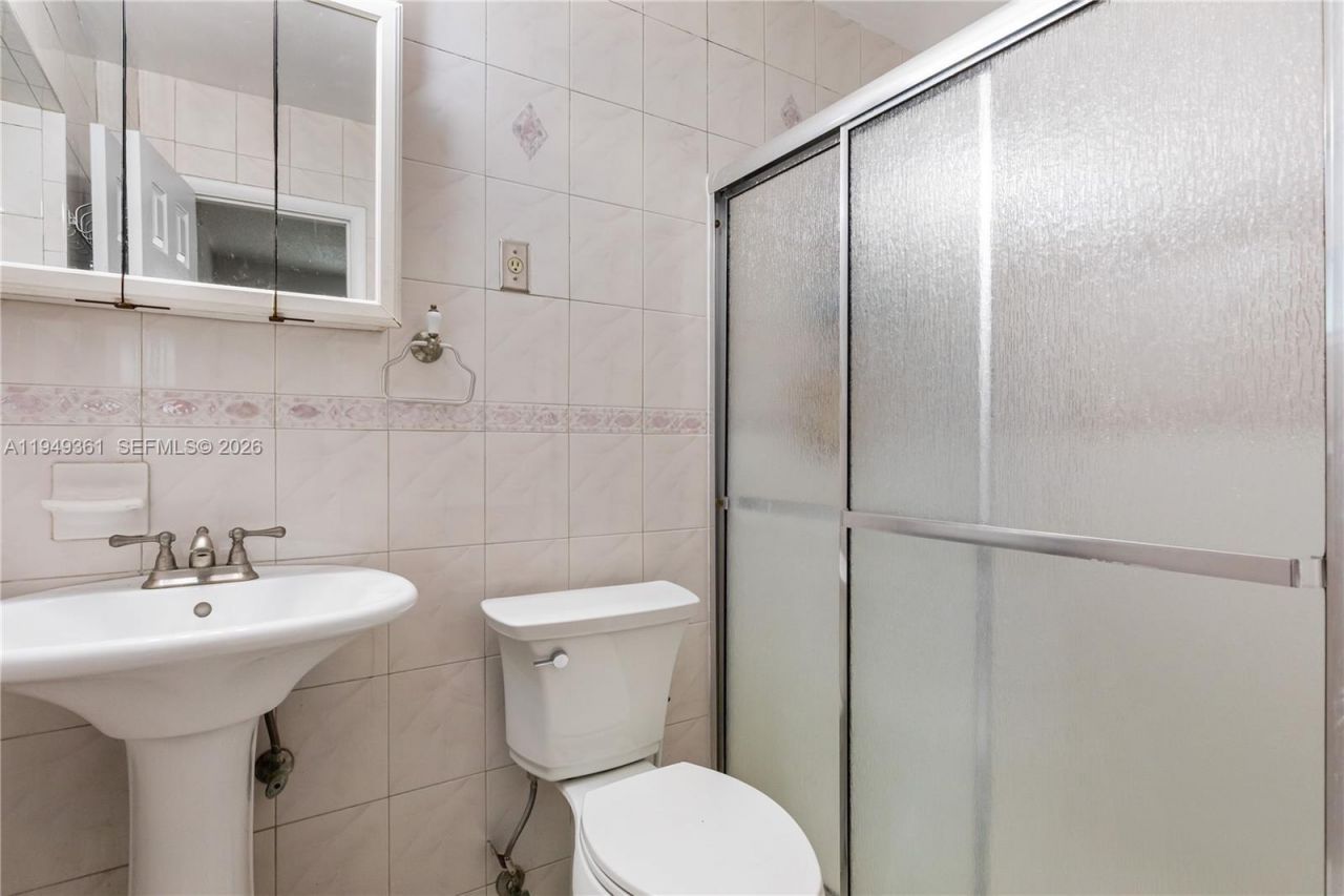 1211 NW 179th St, Miami Gardens, FL 33169 Photo