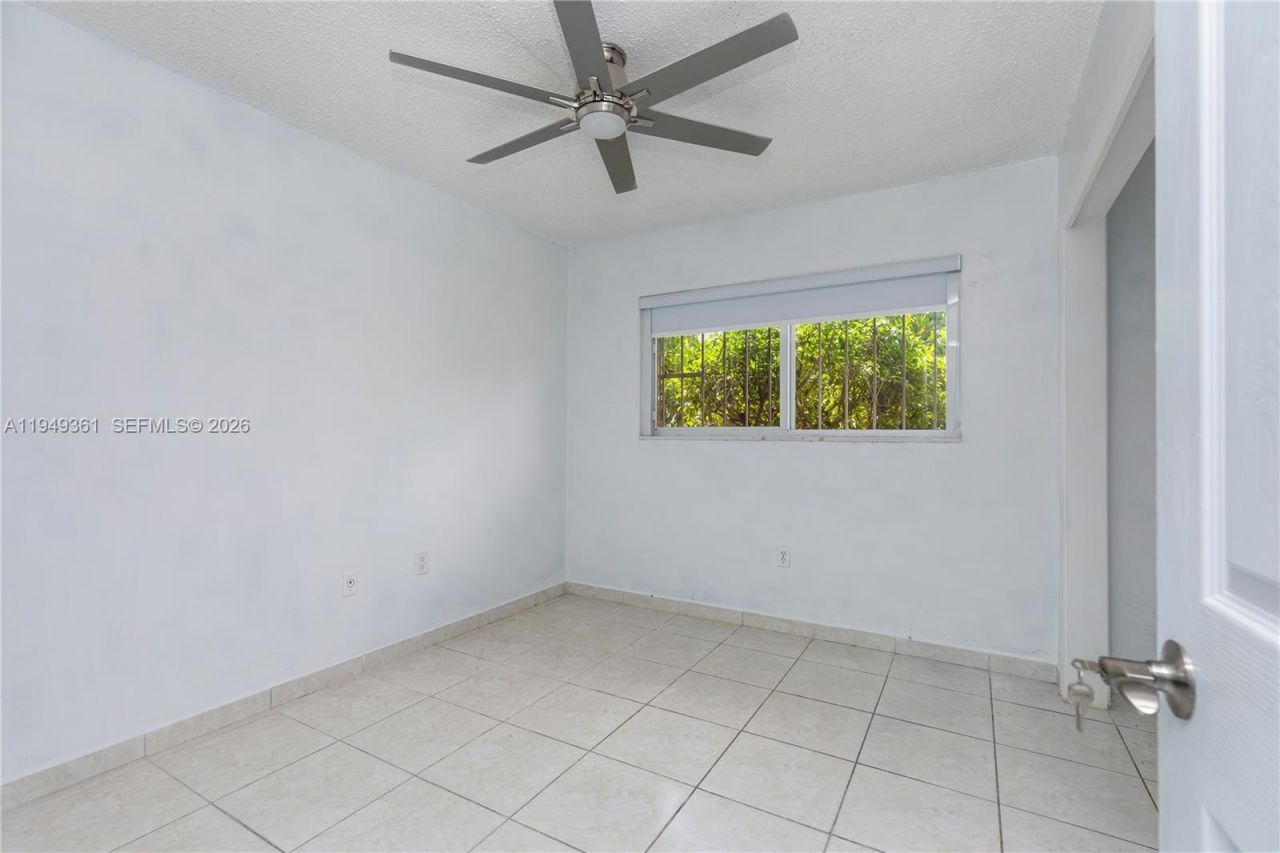 1211 NW 179th St, Miami Gardens, FL 33169 Photo