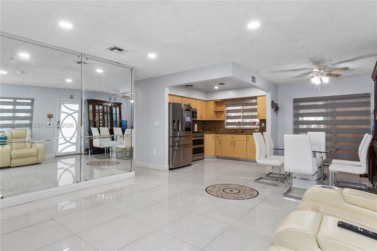 1211 NW 179th St, Miami Gardens, FL 33169 Photo