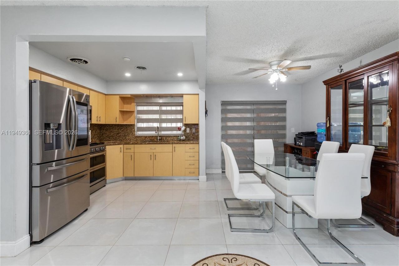 1211 NW 179th St, Miami Gardens, FL 33169 Photo