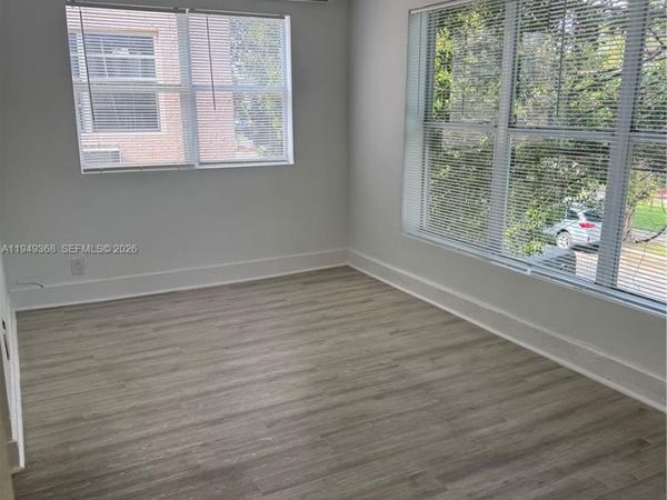 1552 SW 2nd St, Unit 8, Miami, FL 33135