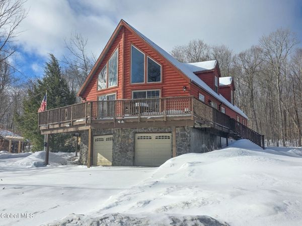 157 Maplewood Drive, Gloversville, NY 12078