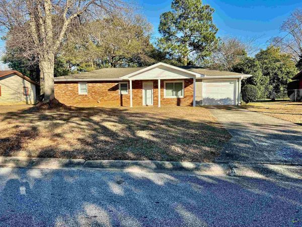 422 Carolina Avenue, Warner Robins, GA 31093
