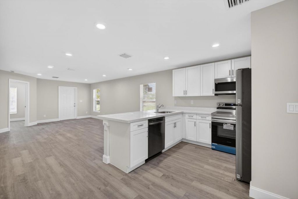 706 Dundas Court, Fort Pierce, FL 34950 Photo