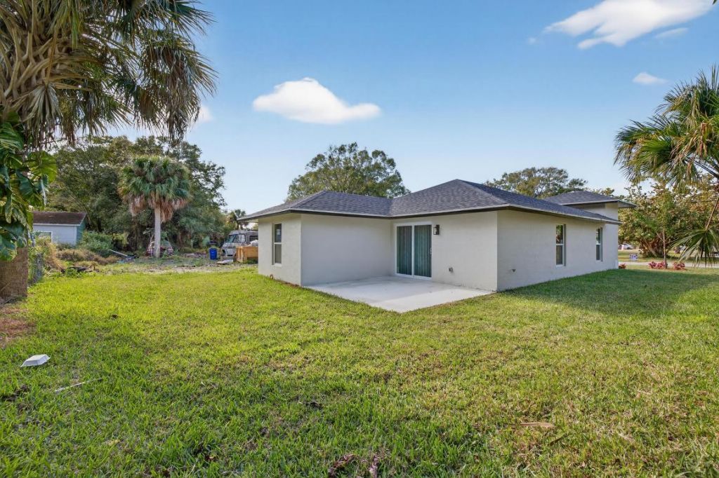 706 Dundas Court, Fort Pierce, FL 34950 Photo
